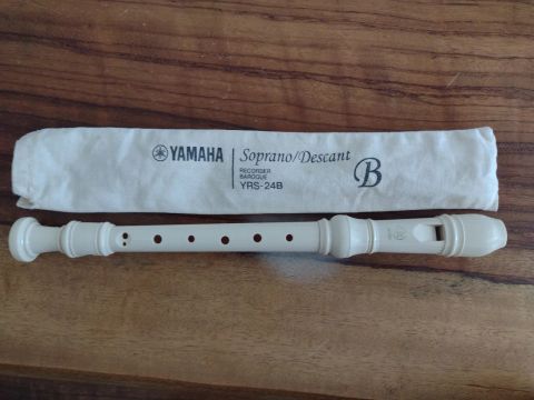 Flauta Doce Yamaha YRS-24B Soprano/Descant