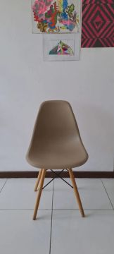 Cadeira Easy Wood (polipropileno e madeira)