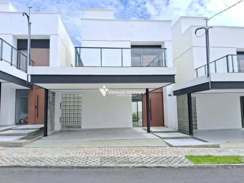 Casa de Condomínio Duplex Nova para aluguel