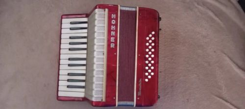 Acordeon / Sanfona Hohner Vintage anos 80