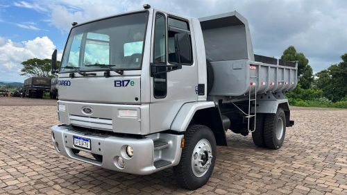 Caminhão basculante Ford Cargo 1317 E