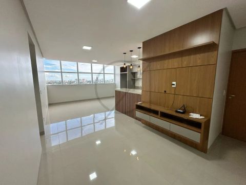 ALUGA-SE APARTAMENTO COM TRÊS QUARTOS