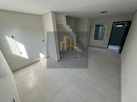 Sobrados para venda e locação com excelente localização na Vila São Paulo - Botujuru.