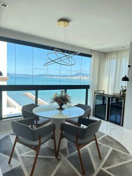 Apartamento finamente mobiliado com vista mar no Centro - Itapema