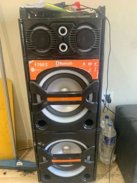 Caixa de Som Bluetooth 700W com LED