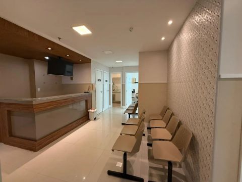Alugo excelente conjunto de salas para  consultórios com 90m, totalmente equipado