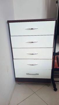 Armário de roupa 100,00
