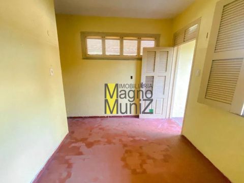 Apartamento com 2 quartos para alugar, 85 m² por R$ 600/mês - Padre Andrade - Fortaleza/CE