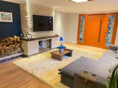 Casa para locação no centro de Canela