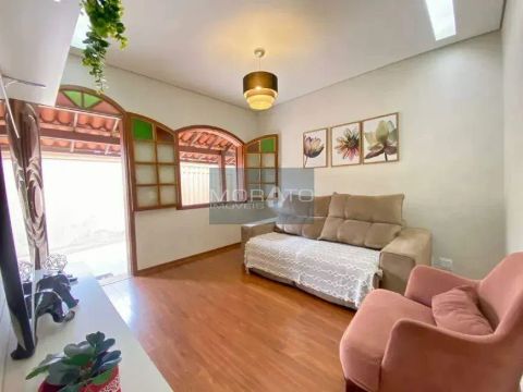 Casa 4 Quartos 2 suítes 3 vagas no Bairro Jaraguá