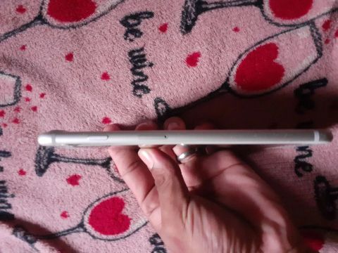 iPhone 7 Plus com tela trincada