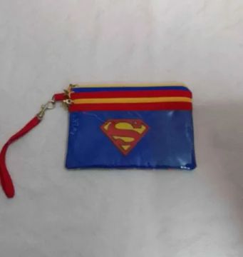 Necessaire temática, em tecido, forrada, sem uso