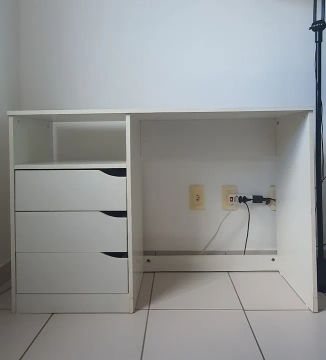 Escrivaninha branca com 3 gavetas - Tok&Stok