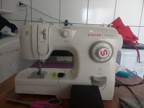 Máquina de Costura Singer Fashion 111