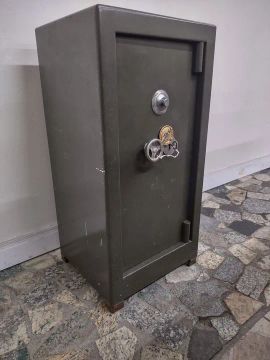 Cofre de Segurança - Antigo e Resistente Marca Padrão 