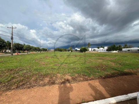 VENDE-SE LOTE NO RESIDENCIAL POLINESIA