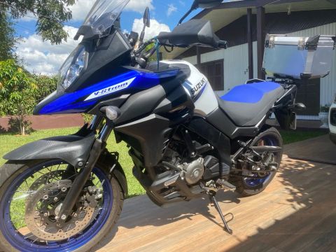 V-STROM 650, 2025, IMPECÁVEL, COM BAÚ ATACAMA
