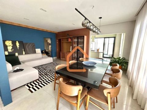 Casa com 4 dormitórios à venda, 300 m² por R$ 1.900.000 - Las Palmas - Pouso Alegre/MG