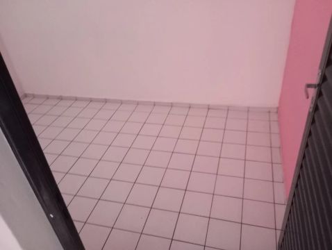 Aluga-se apt