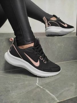 Tênis Nike preto/rose Para  Caminhada e Dia a Dia 
