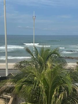 Vendo apartamento, 163m², 2/4, varanda, 2 vagas. Pituba.