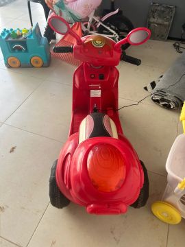 Triciclo infantil elétrico 