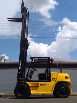 Empilhadeira Hyundai 7,0T * Diesel * 2016 - 7 toneladas