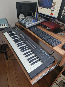 Roland Alpha Juno 1