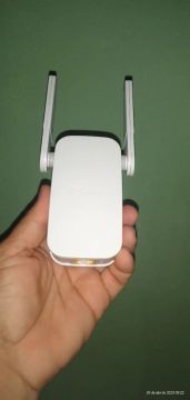 Repetidor de Sinal Wi-Fi Dual Band, AC750 MB/s, 2.4 GHz E 5.0 