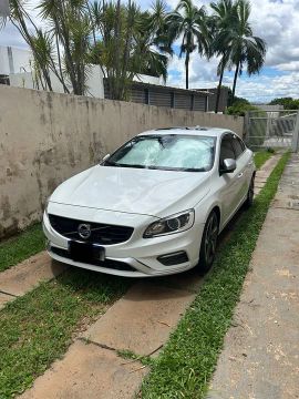Volvo S60 T6 R Design, pouco rodado impecável, mais novo do Brasil