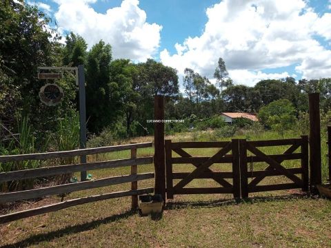 2 hectares, escriturada, ótima casa!