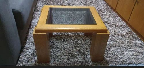 Mesa de centro em madeira maciça
