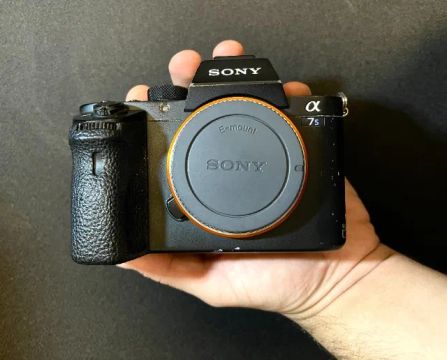 Câmera Mirrorless - Sony A7Sii - Apenas o corpo - Poucos cliques