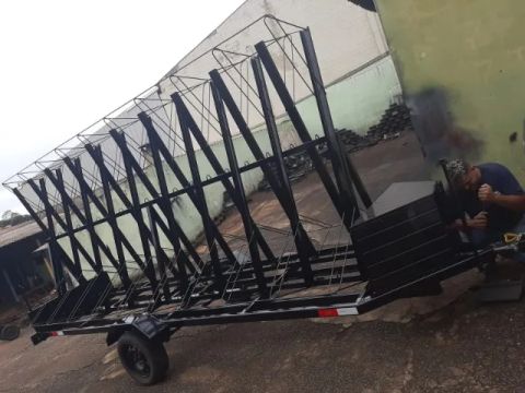 carreta para 20 bikes com bau