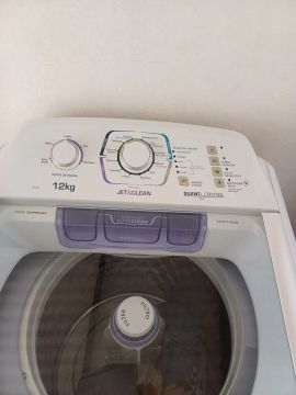Maquina só o painel piscando pra retirar peças 