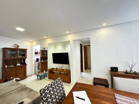 2/4 Apartamento amplo e aconchegante para venda