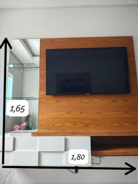 PAINEL COM RACK SUSPENSO SEMI NOVO