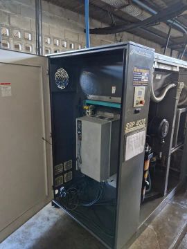 Compressor de ar parafuso SRP 4075 com secador 7,5bar