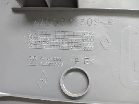Tampa caixa de fusíveis renault twingo de barbada 50 reais 