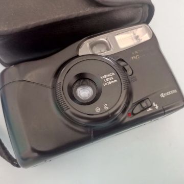 Câmera Yashica Lens 