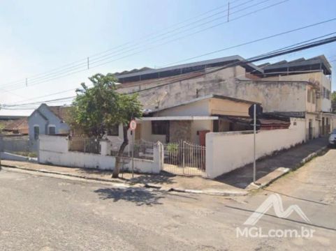 DIVINÓPOLIS/MG  Casa e seu lote de terreno no Bairro Porto Velho