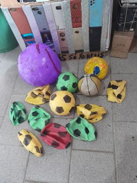 Bolas de Futebol - Diversas Cores e Tamanhos - Para Brincar!