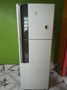 Geladeira Electrolux Duplex Frost Free 