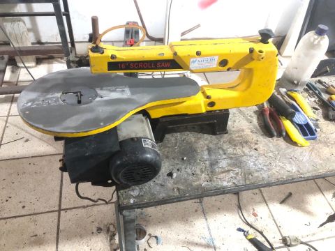 Máquina Ferrari 16?scroll saw