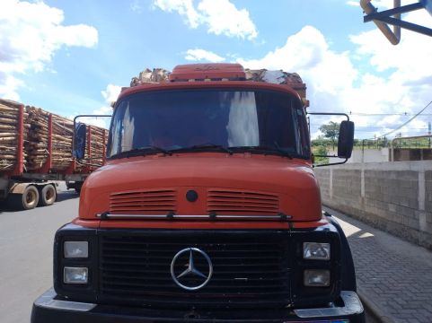 Mercedes bens 1516 ano 86