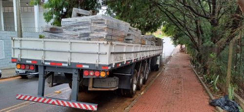Carreta carga seca 