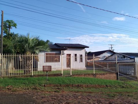 Casa c/ piscina Santo Ângelo 