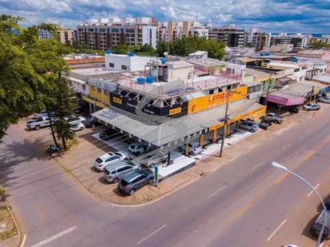 Prédio 3 pavimentos, 600m² (subsolo, loja e sobreloja), esquina, frente Q.500 Sudoeste.