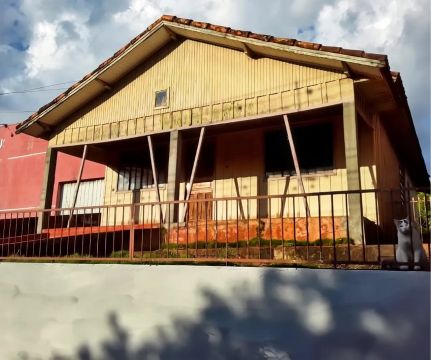 Vende se casa ótima localização 