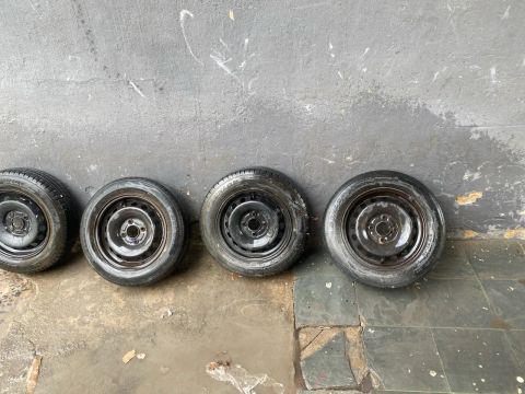 4 rodas 14 Ford 